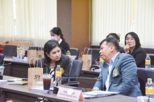 อธิการบดี มรท. นำทีม คกก.พัฒนาหลักสูตรปฐมวัยและประถมศึกษา รร.สาธิต ดูงาน รร.สาธิต 
