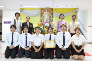 คณะมนุษยศาสตร์ฯ นำนักศึกษาเข้ารับมอบเกียรติบัตรแสดงความยินดีในโอกาสได้รับรางวัลพระราชทาน ระดับอุดมศึกษา ประจำปีการศึกษา 2565 และในโอกาสผ่านเข้ารอบ 40 ทีม ในการประกวดออกแบบตัดเย็บ “ผ้าไทยใส่ให้สนุก” จาก ผวจ.ลพบุรี
