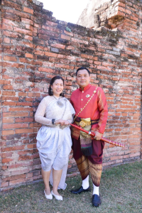 มรท. ร่วมถ่ายทำ MV นุ่งโจงห่มสไบ ประชาสัมพันธ์งานแผ่นดินสมเด็จพระนารายณ์มหาราช