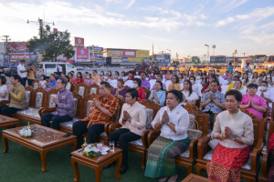 มรท. ร่วมพิธีทำบุญตักบาตรวันส่งท้ายปีเก่า ต้อนรับปีใหม่