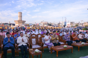 มรท. ร่วมพิธีทำบุญตักบาตรวันส่งท้ายปีเก่า ต้อนรับปีใหม่