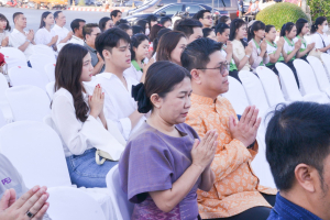 มรท. ร่วมพิธีทำบุญตักบาตรวันส่งท้ายปีเก่า ต้อนรับปีใหม่