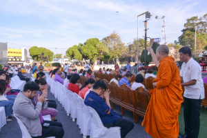 มรท. ร่วมพิธีทำบุญตักบาตรวันส่งท้ายปีเก่า ต้อนรับปีใหม่