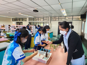 ศูนย์วิทยาศาสตร์จัดค่ายวิทยาศาสตร์ให้นักเรียนโรงเรียนพระนารายณ์