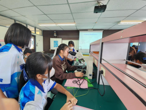 ศูนย์วิทยาศาสตร์จัดค่ายวิทยาศาสตร์ให้นักเรียนโรงเรียนพระนารายณ์