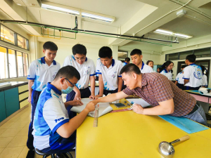 ศูนย์วิทยาศาสตร์จัดค่ายวิทยาศาสตร์ให้นักเรียนโรงเรียนพระนารายณ์