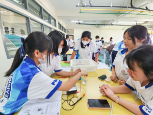 ศูนย์วิทยาศาสตร์จัดค่ายวิทยาศาสตร์ให้นักเรียนโรงเรียนพระนารายณ์