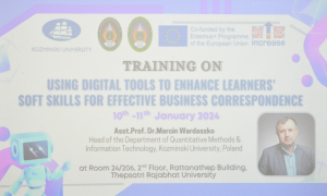 ศูนย์ภาษาจัดอบรมการใช้ Digital Tools to Enhance Learners Soft Skills for Effective Business Correspondence