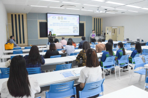 ศูนย์ภาษาจัดอบรมการใช้ Digital Tools to Enhance Learners Soft Skills for Effective Business Correspondence