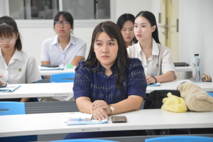 ศูนย์ภาษาจัดอบรมการใช้ Digital Tools to Enhance Learners Soft Skills for Effective Business Correspondence