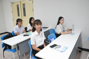 ศูนย์ภาษาจัดอบรมการใช้ Digital Tools to Enhance Learners Soft Skills for Effective Business Correspondence