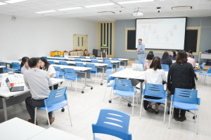 ศูนย์ภาษาจัดอบรมการใช้ Digital Tools to Enhance Learners Soft Skills for Effective Business Correspondence