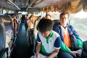 ชุมนุมรักษ์กลอนกานท์ขับขานทำนองเสนาะ จัดโครงการ ทอดน่อง  ล่องเรือ ตามรอยโคลง ตามรอยคำ