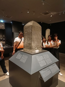 ชุมนุมรักษ์กลอนกานท์ขับขานทำนองเสนาะ จัดโครงการ ทอดน่อง  ล่องเรือ ตามรอยโคลง ตามรอยคำ