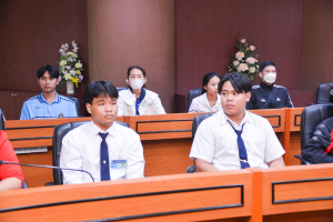อธิการบดี มรท. ให้โอวาทนักกีฬาเข้าร่วมการแข่งขันกีฬามหาวิทยาลัยแห่งประเทศไทย ครั้งที่ 49 นนทรีเกมส์