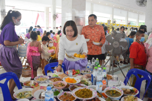 มรท. ร่วมโครงการ ผู้ว่าฯ พาแต่งไทย หิ้วปิ่นโตทำบุญ เกื้อกูลพระพุทธศาสนา รักษาสิ่งแวดล้อม จ.ลพบุรี ครั้งที่ 4