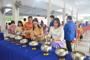 มรท. ร่วมโครงการ ผู้ว่าฯ พาแต่งไทย หิ้วปิ่นโตทำบุญ เกื้อกูลพระพุทธศาสนา รักษาสิ่งแวดล้อม จ.ลพบุรี ครั้งที่ 4