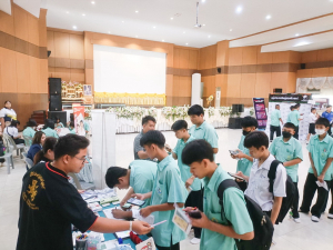 ปชส. พร้อมด้วย คณะเทคโนโลยีอุตสาหกรรม กองพัฒนานักศึกษา และนักศึกษา ลงพื้นที่ออกบูธแนะแนวการศึกษาและอาชีพโรงเรียนแก่งคอย จ.สระบุรี พบว่า ร้อยละ 80 ของนักเรียนชายที่เข้าร่วมการแนะแนวฯ มีความสนใจในหลักสูตรวิทยาศาสตรบัณฑิตและบริหารธุรกิจบัณฑิต และนักเรียนหญิงที่เข้าร่วมการแนะแนวฯ มีความสนใจในหลักสูตรอุตสาหกรรมศาสตรบัณฑิต