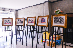 สนง.ปชส.จ.ลพบุรี สัมภาษณ์ ผอ.สำนักศิลปะและวัฒนธรรม เกี่ยวกับการจัดแสดงนิทรรศการเทิดพระเกียรติพระบาทสมเด็จพระเจ้าอยู่หัวที่จะจัดแสดงในงานแผ่นดินสมเด็จพระนารายณ์มหาราช
