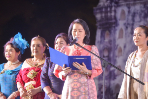 อธิการบดี มรท. นำคณะผู้บริหาร ร่วมเดินแบบผ้าไทยในกิจกรรมเดินแบบผ้าไทย โครงการรักษ์ภูษาศิลป์ถิ่นละโว้ ผ้าไทยใส่ให้สนุก