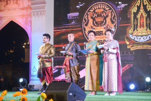อธิการบดี มรท. นำผู้บริหาร คณาจารย์ และบุคลากร ร่วมพิธีเปิดงานแผ่นดินสมเด็จพระนารายณ์มหาราช ครั้งที่ 36 ประจำปี พ.ศ. 2567