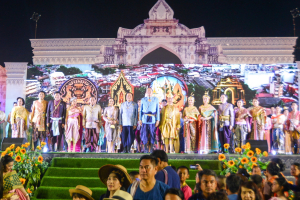 อธิการบดี มรท. นำผู้บริหาร คณาจารย์ และบุคลากร ร่วมพิธีเปิดงานแผ่นดินสมเด็จพระนารายณ์มหาราช ครั้งที่ 36 ประจำปี พ.ศ. 2567