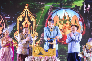 อธิการบดี มรท. นำผู้บริหาร คณาจารย์ และบุคลากร ร่วมพิธีเปิดงานแผ่นดินสมเด็จพระนารายณ์มหาราช ครั้งที่ 36 ประจำปี พ.ศ. 2567