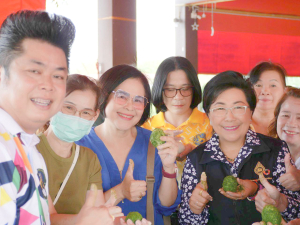 ศูนย์ส่งเสริมการจัดการศึกษาตามพระบรมราโชบาย มรท. จัดโครงการส่งเสริมการเรียนรู้เกษตรทฤษฎีใหม่เพื่อการดำรงชีวิต “การทำไข่เค็มใบเตยจากดินสอพอง”