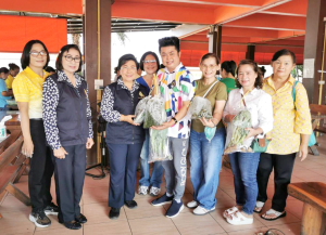 ศูนย์ส่งเสริมการจัดการศึกษาตามพระบรมราโชบาย มรท. จัดโครงการส่งเสริมการเรียนรู้เกษตรทฤษฎีใหม่เพื่อการดำรงชีวิต “การทำไข่เค็มใบเตยจากดินสอพอง”