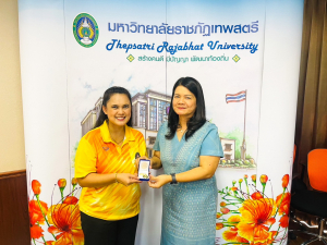 มรท. แสดงความยินดีแก่นักกีฬาของมหาวิทยาลัยฯ ในโอกาสได้รับรางวัลจากการเข้าร่วมการแข่งขันกีฬามหาวิทยาลัยแห่งประเทศไทย ครั้งที่ 49 