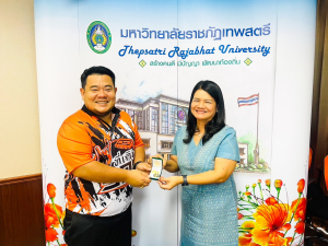 มรท. แสดงความยินดีแก่นักกีฬาของมหาวิทยาลัยฯ ในโอกาสได้รับรางวัลจากการเข้าร่วมการแข่งขันกีฬามหาวิทยาลัยแห่งประเทศไทย ครั้งที่ 49 