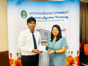 มรท. แสดงความยินดีแก่นักกีฬาของมหาวิทยาลัยฯ ในโอกาสได้รับรางวัลจากการเข้าร่วมการแข่งขันกีฬามหาวิทยาลัยแห่งประเทศไทย ครั้งที่ 49 