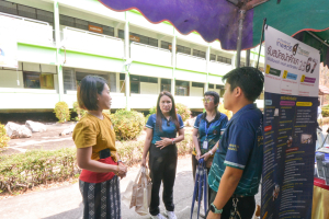 ปชส. พร้อมด้วย กองบริการการศึกษา และกองพัฒนานักศึกษา ลงพื้นที่ออกบูธแนะแนวการศึกษาและอาชีพโรงเรียนโคกกะเทียมวิทยาลัย พบว่า ร้อยละ 80 ของนักเรียนชายที่ร่วมการแนะแนวฯ มีความสนใจในหลักสูตรครุศาสตรบัณฑิต