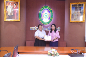 ศูนย์ภาษาจัดพิธีมอบเกียรติบัตรและเงินรางวัลแก่นักศึกษาที่ได้รับรางวัลจากการแข่งขันสาธิตการสอน โครงการอบรมพัฒนาทักษะภาษาอังกฤษสำหรับนักศึกษาครุศาสตรบัณฑิต ชั้นปีที่ 3 มรท.