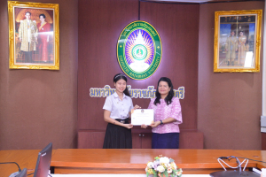 ศูนย์ภาษาจัดพิธีมอบเกียรติบัตรและเงินรางวัลแก่นักศึกษาที่ได้รับรางวัลจากการแข่งขันสาธิตการสอน โครงการอบรมพัฒนาทักษะภาษาอังกฤษสำหรับนักศึกษาครุศาสตรบัณฑิต ชั้นปีที่ 3 มรท.