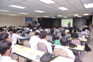 คณะเทคโนโลยีสารสนเทศจัดโครงการเตรียมความพร้อมให้นักศึกษาก่อนสำเร็จการศึกษา