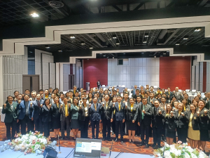 มรท. ร่วมพิธีลงนามบันทึกข้อตกลงความร่วมมือในการพัฒนาครู บุคลากรทางการศึกษาและนักศึกษาวิชาชีพครู เพื่อพัฒนาศักยภาพการจัดการเรียนรู้ และการอำนวยการเรียนรู้ทางด้านวิทยาศาสตร์ คณิตศาสตร์และเทคโนโลยี