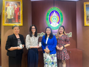 อธิการบดีให้การต้อนรับผู้แทนบริติช เคานซิล ประเทศไทย ในการร่วมหารือและสัมภาษณ์แนวทางความร่วมมือและความต้องการในการพัฒนาทักษะภาษาอังกฤษสำหรับนักศึกษาและบุคลากร มรภ. 38 แห่ง