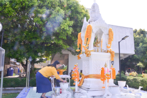 สนอ. จัดงานทำบุญ คุ้มครอง ป้องภัย เสริมบารมี สำนักงานอธิการบดี