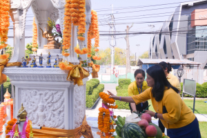 สนอ. จัดงานทำบุญ คุ้มครอง ป้องภัย เสริมบารมี สำนักงานอธิการบดี