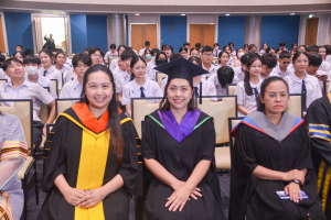 รร.สาธิต มรท. จัดพิธีมอบประกาศนียบัตรการสำเร็จการศึกษาแก่นักเรียนสาธิต ม.3 และ ม.6 ประจำปีการศึกษา 2566