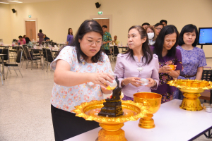 คณะมนุษยศาสตร์ฯ จัดงานสืบสานประเพณีสงกรานต์