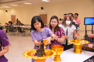 คณะมนุษยศาสตร์ฯ จัดงานสืบสานประเพณีสงกรานต์