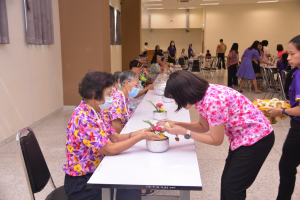 คณะมนุษยศาสตร์ฯ จัดงานสืบสานประเพณีสงกรานต์
