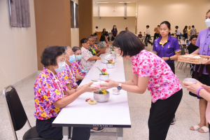 คณะมนุษยศาสตร์ฯ จัดงานสืบสานประเพณีสงกรานต์