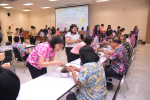 คณะมนุษยศาสตร์ฯ จัดงานสืบสานประเพณีสงกรานต์
