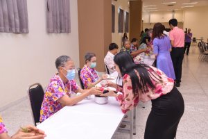 คณะมนุษยศาสตร์ฯ จัดงานสืบสานประเพณีสงกรานต์