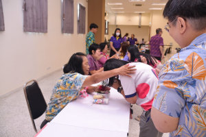 คณะมนุษยศาสตร์ฯ จัดงานสืบสานประเพณีสงกรานต์