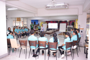 สำนักวิทยบริการฯ จัดอบรมโครงการส่งเสริมมาตรฐานการดำเนินงานสำนักวิทยบริการฯ ด้วยงานบริการห้องสมุดที่เป็นมิตร