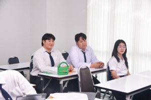 ศูนย์ภาษา จัดสัมภาษณ์นักศึกษาเพื่อเข้าร่วมโครงการ TRU-Teacher และโครงการ TRU-TVET